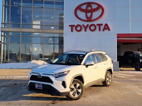 Used 2023 Toyota RAV4 XLE w/ Convenience Package image 1