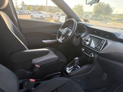 Used 2020 Nissan Kicks SV FWD image 21