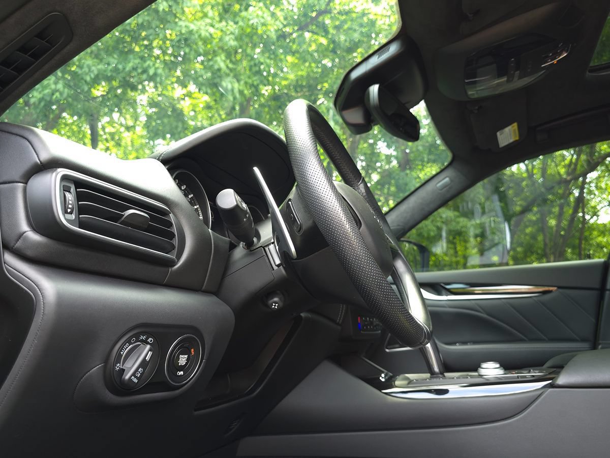 Used 2023 Maserati Levante Modena AWD/4WD image 29