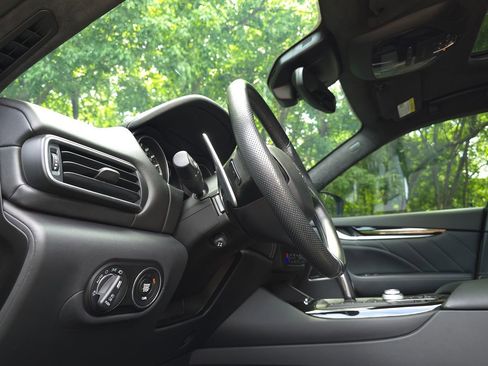 Used 2023 Maserati Levante Modena AWD/4WD image 29