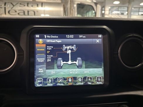 Used 2019 Jeep Wrangler Unlimited Sahara image 24