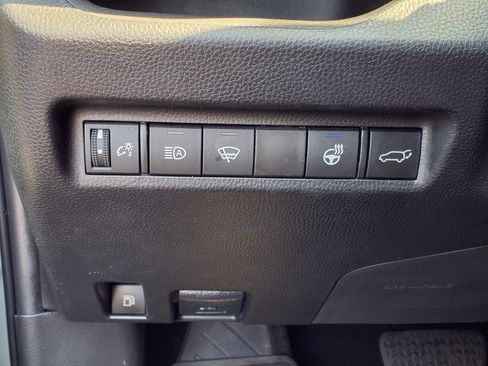 Used 2022 Toyota RAV4 XLE Premium AWD/4WD image 17