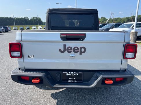 Used 2022 Jeep Gladiator Mojave AWD/4WD image 4
