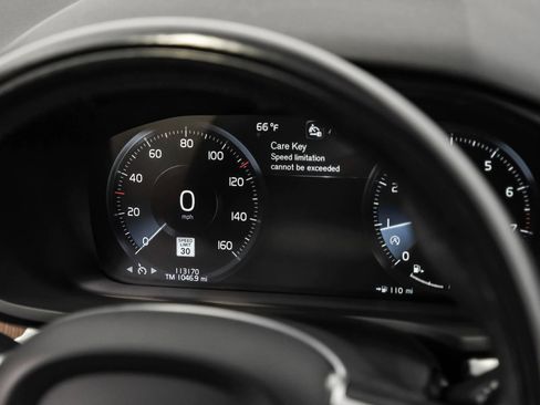 Used 2021 Volvo V60 T5 Momentum w/ Climate Package image 14