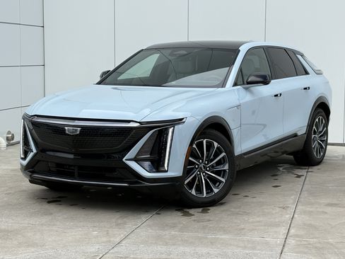 Used 2024 Cadillac Lyriq Sport AWD/4WD image 2