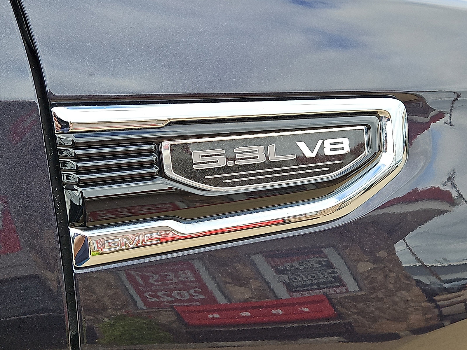 Used 2025 GMC Sierra 1500 SLT AWD/4WD image 6
