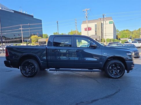 Used 2026 RAM 1500 4x4 Crew Cab image 6
