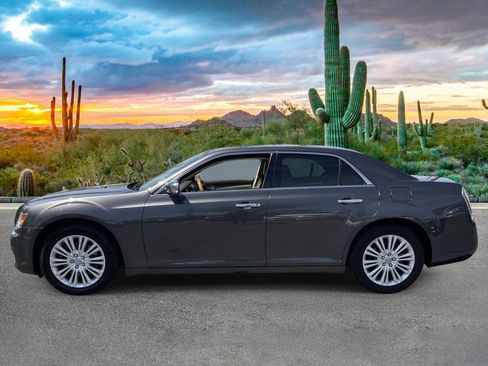 Used 2014 Chrysler 300 C AWD/4WD image 6