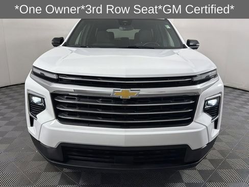 Used 2024 Chevrolet Traverse LT image 2