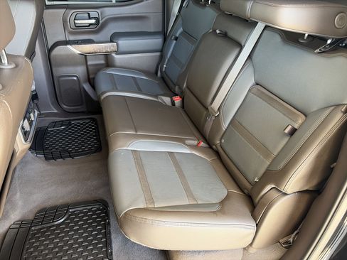 Used 2019 GMC Sierra 1500 Denali w/ Denali Ultimate Package AWD/4WD image 11