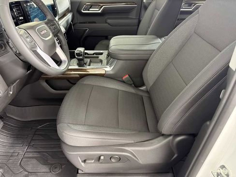New 2026 GMC Sierra 1500 Elevation image 14