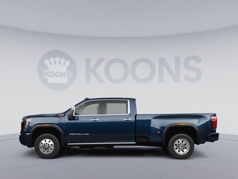Used 2024 GMC Sierra 3500 Denali Ultimate AWD/4WD image 2