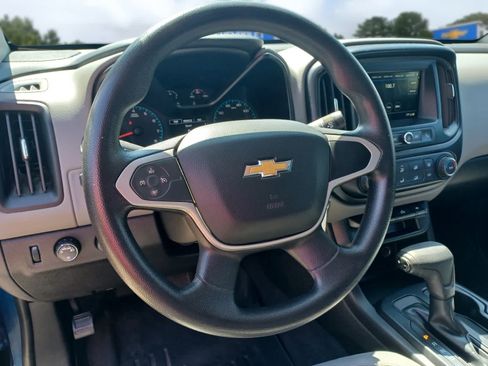 Used 2019 Chevrolet Colorado W/T w/ WT Convenience Package AWD/4WD image 9