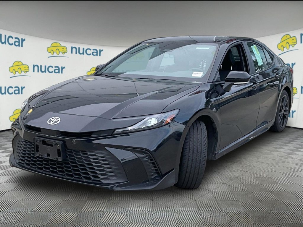 Used 2025 Toyota Camry SE FWD image 3