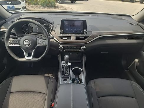 Used 2023 Nissan Altima 2.5 SV AWD/4WD image 14