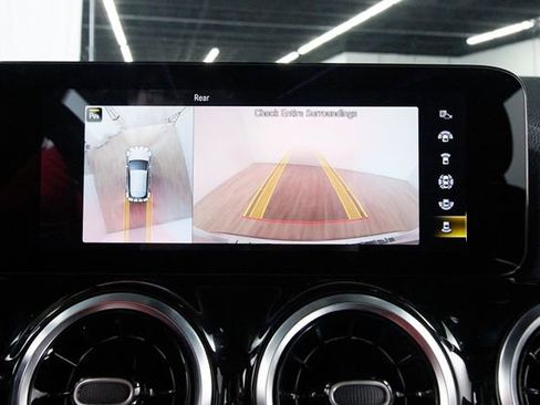 Used 2022 Mercedes-Benz GLA 250 4MATIC image 12