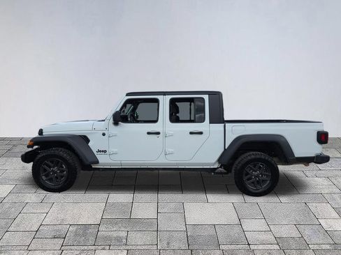 Used 2025 Jeep Gladiator Sport AWD/4WD image 4