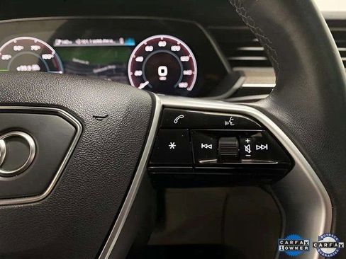 Used 2021 Audi e-tron Premium image 35