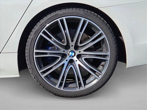 Used 2018 BMW M550i xDrive image 21