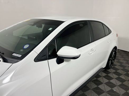 Used 2024 Toyota Corolla SE FWD image 12