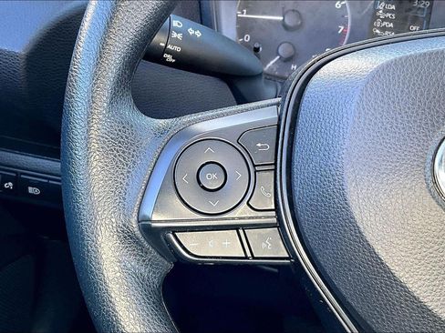 Used 2023 Toyota Corolla LE image 19