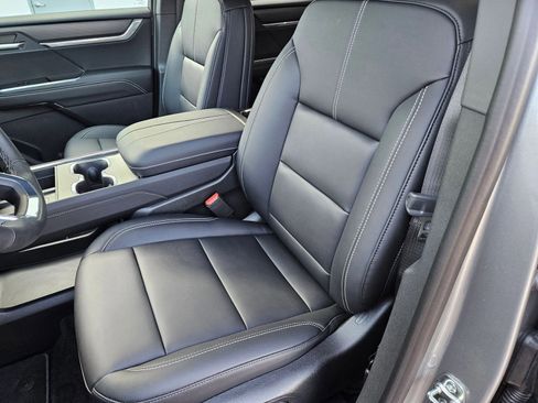 New 2026 GMC Acadia Elevation w/ Elevation Premium Package image 22