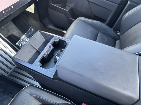 Used 2024 Tesla Cybertruck Cyberbeast AWD/4WD image 29