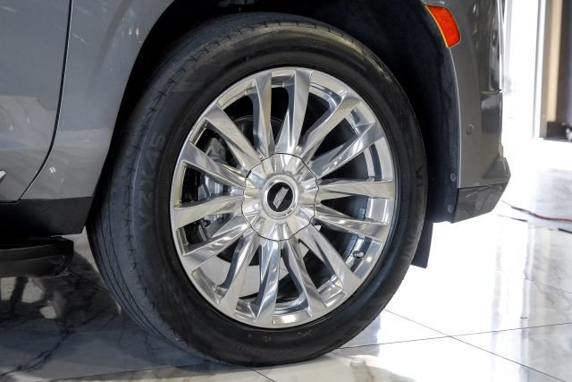 Used 2021 Cadillac Escalade ESV Premium Luxury AWD/4WD image 90