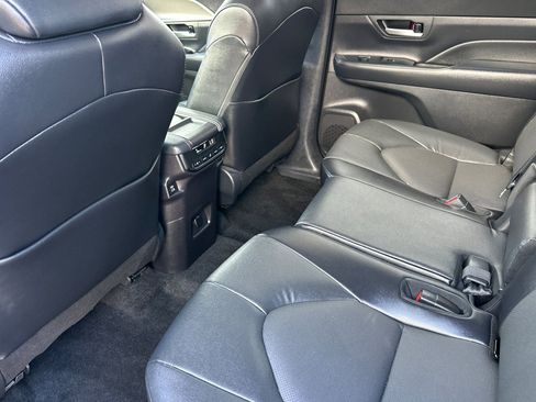 Certified 2024 Toyota Grand Highlander FWD image 12