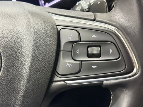 Used 2023 Buick Envision Essence AWD/4WD image 21