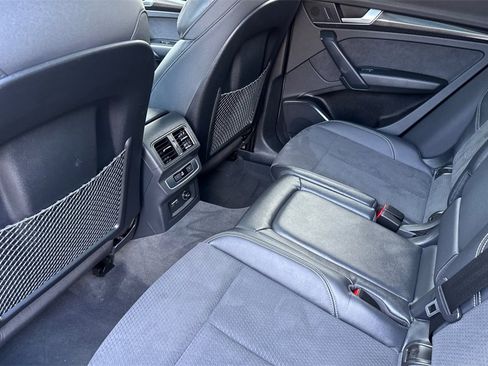 Used 2022 Audi SQ5 Premium image 11