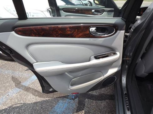 Used 2004 Jaguar XJ8 RWD image 23