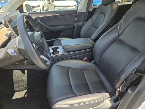 Used 2023 Tesla Model Y Long Range AWD/4WD image 18