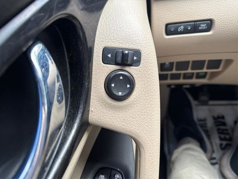 Used 2017 Nissan Rogue S w/ S Appearance Package image 27