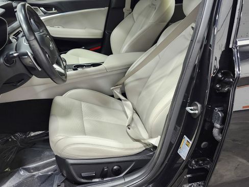 Used 2023 Genesis G70 2.0T image 23