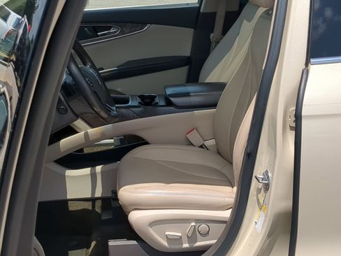 Used 2016 Lincoln MKX Reserve w/ Technology Package FWD image 11