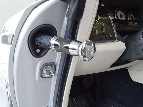 Used 2014 Rolls-Royce Wraith RWD image 17
