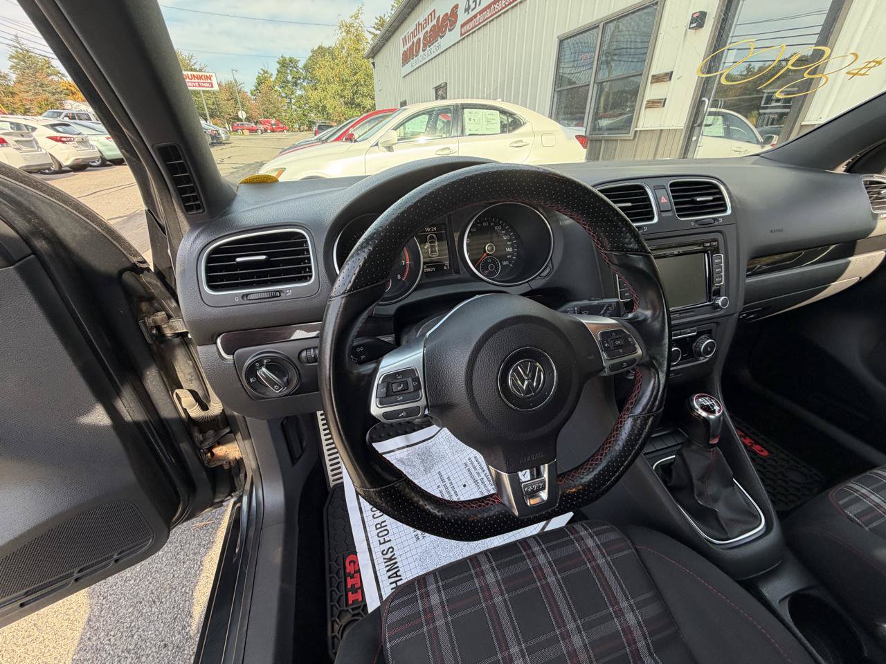 Used 2011 Volkswagen Golf 2-Door FWD image 12