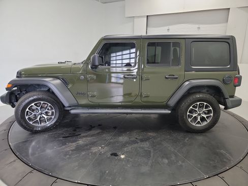 Used 2024 Jeep Wrangler Unlimited Sport AWD/4WD image 4