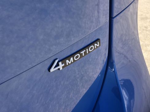 New 2025 Volkswagen ID. Buzz 1st Edition image 9