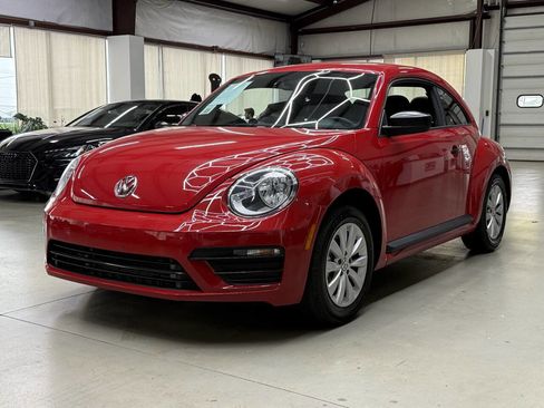 Used 2017 Volkswagen Beetle 1.8T S image 3
