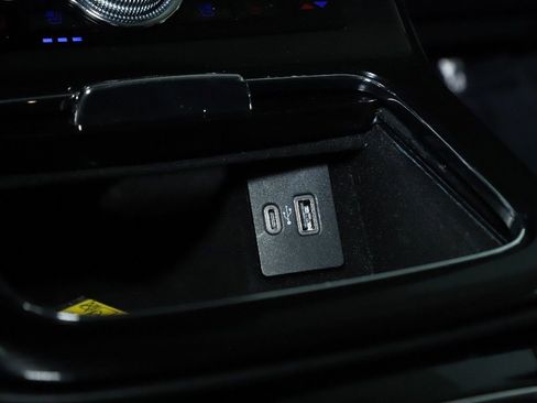 Used 2023 Lincoln Nautilus Reserve w/ Luxury Package image 29