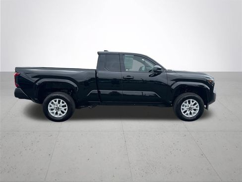 Certified 2026 Toyota Tacoma SR w/ SR Upgrade Package AWD/4WD image 7