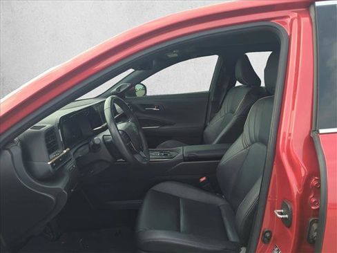 Used 2023 Toyota Crown Limited image 15