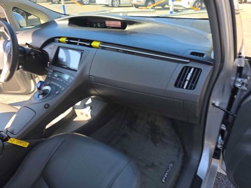 Used 2011 Toyota Prius One image 18