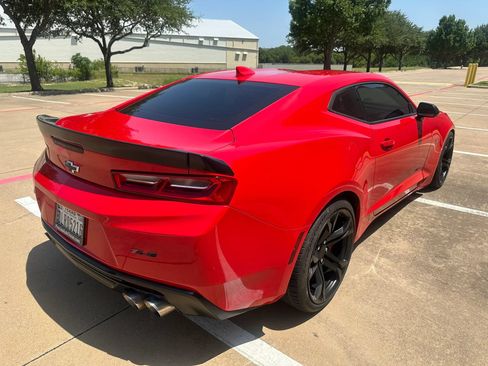 Used 2018 Chevrolet Camaro SS RWD image 10