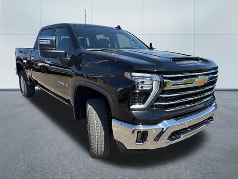 New 2026 Chevrolet Silverado 2500 LTZ w/ LTZ Convenience Package AWD/4WD image 5