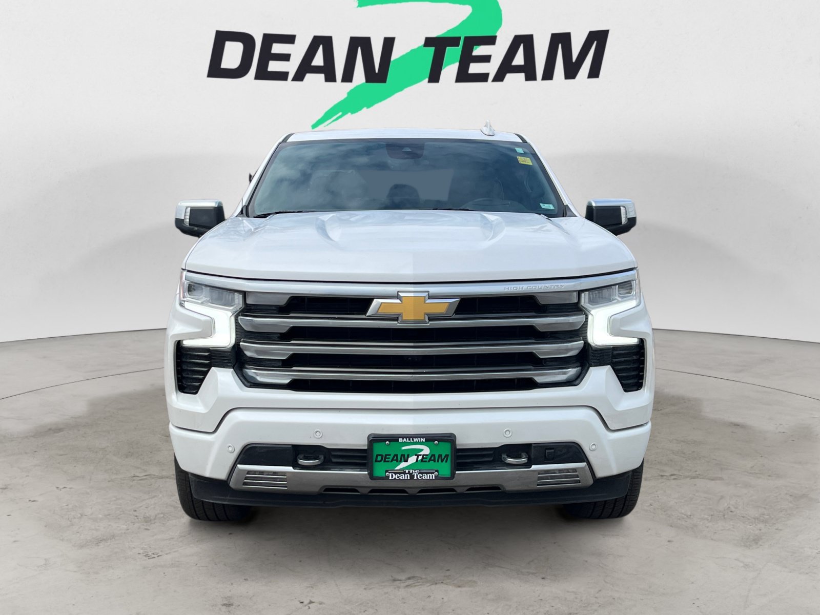 Used 2024 Chevrolet Silverado 1500 High Country w/ High Country Premium Package AWD/4WD image 2