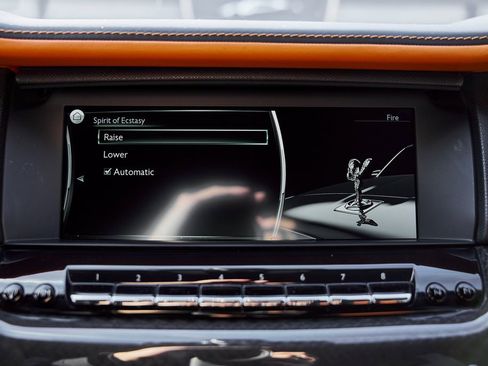 Used 2022 Rolls-Royce Cullinan Black Badge w/ Dark Exterior Package image 70