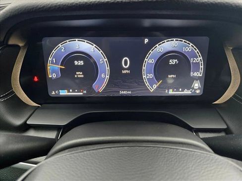 Used 2025 Jeep Grand Cherokee Altitude image 10